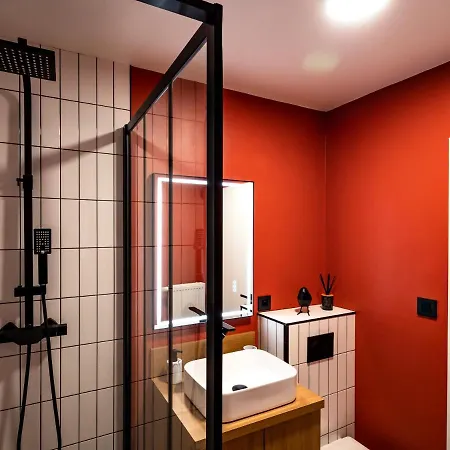 Elegant A Cote Du Parlement *