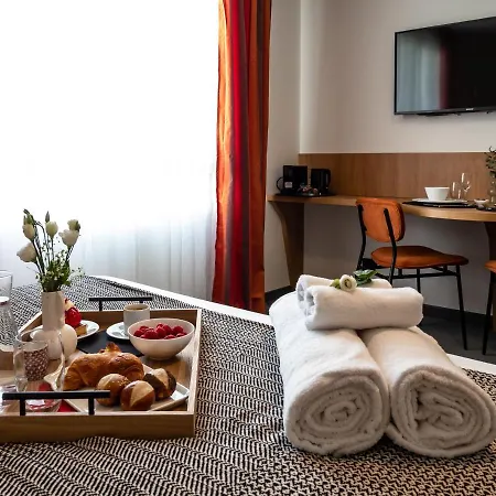 Apartment Elegant A Cote Du Parlement *