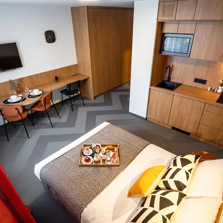 élégant à Côté Du Parlement