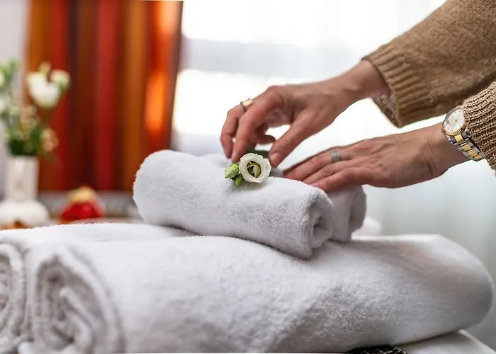 Elegant A Cote Du Parlement